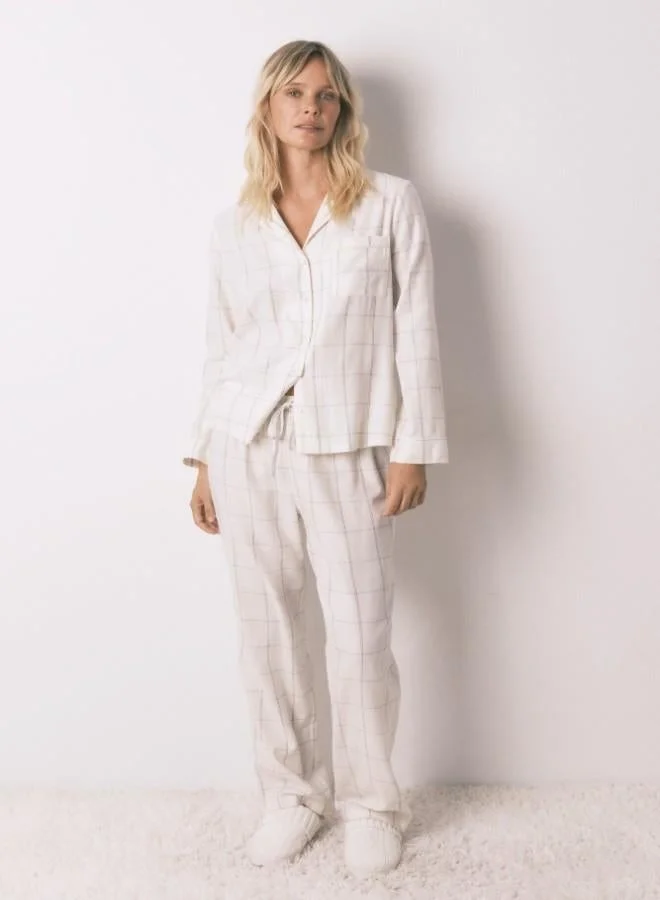White cotton flannel classic pyjamas with plaid print